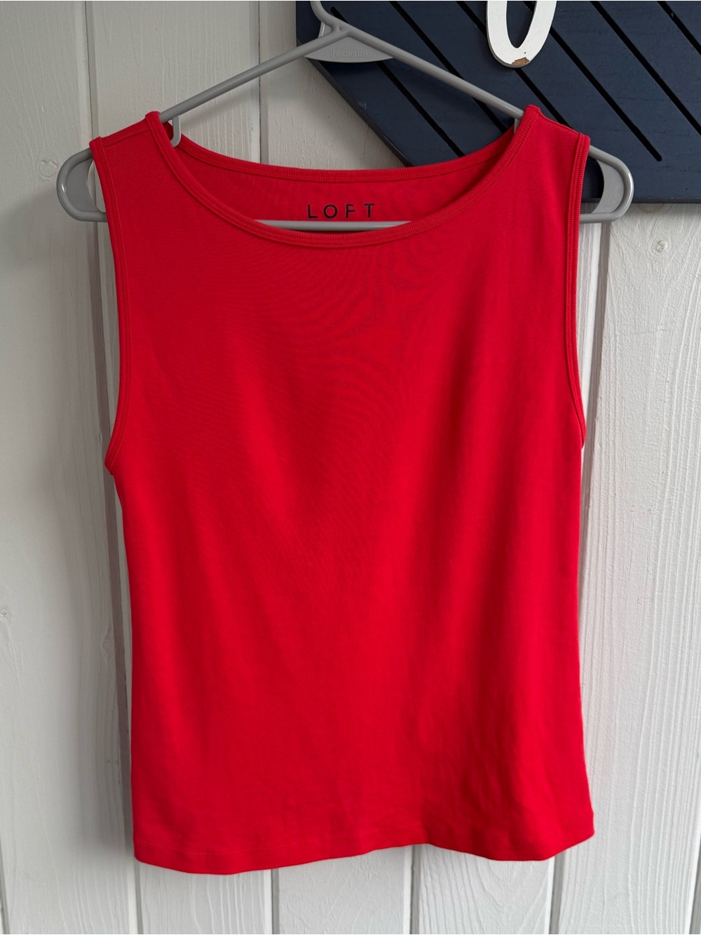 LOFT Red Sleeveless Scoop Neck Tank